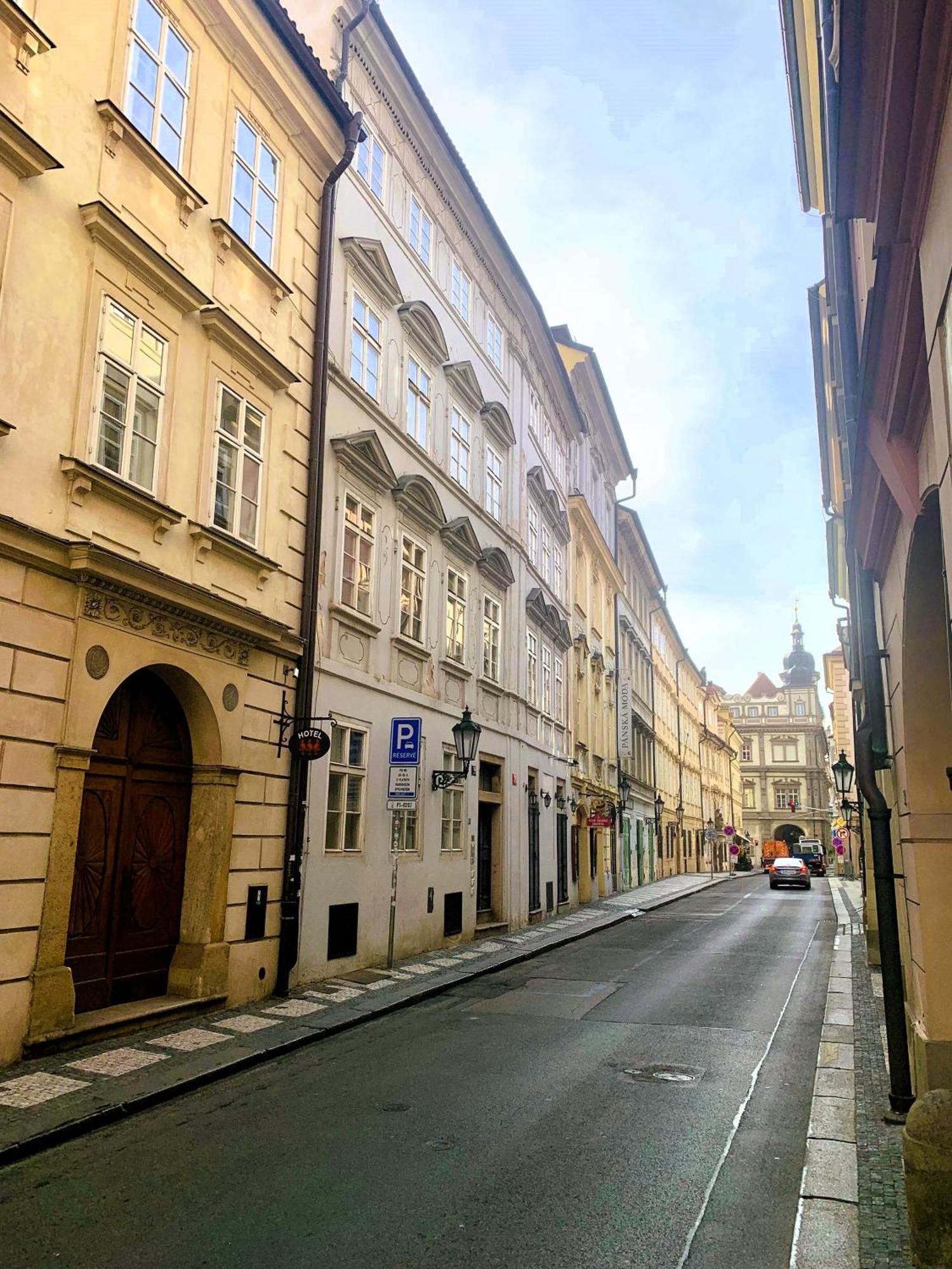 Adam'S Apartment - Best Location Praga Exterior foto